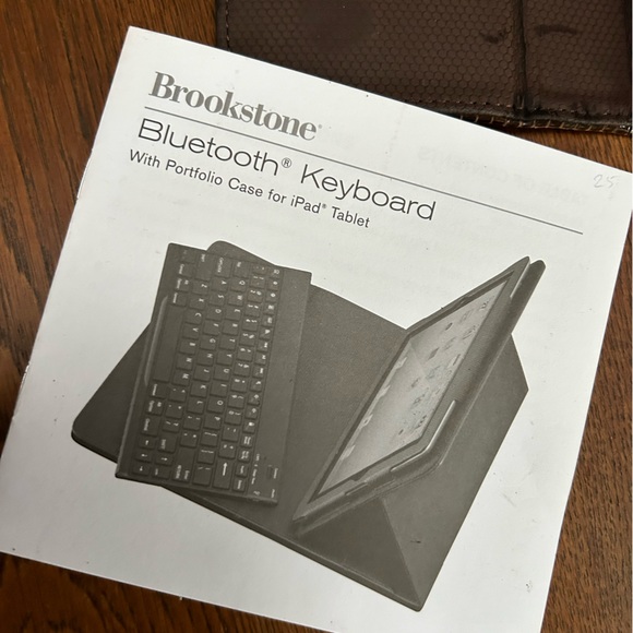 Brookstone Keyboard w/Portfolio Case IPad tablet. Accompanying cord, instruction - Picture 7 of 8